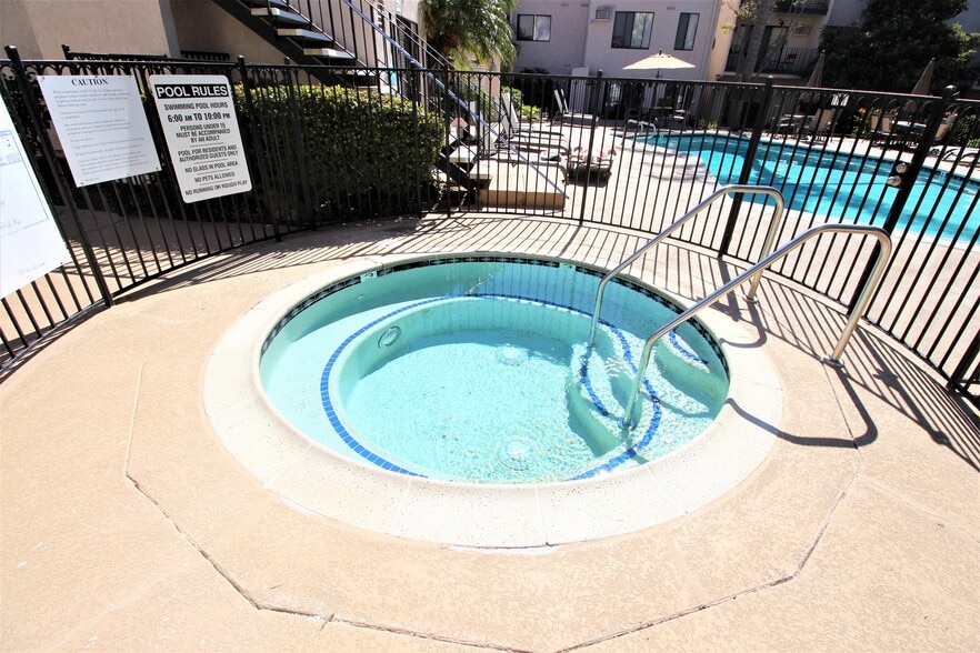 Building Photo - 6780 Friars Rd