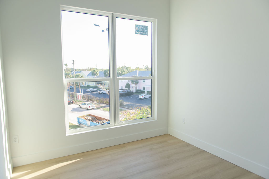 Building Photo - 3820 Pompano Dr SE