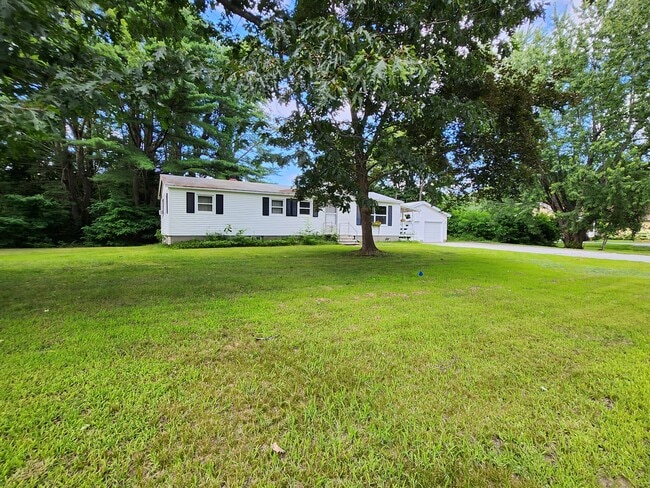 Building Photo - 158 McKeen St