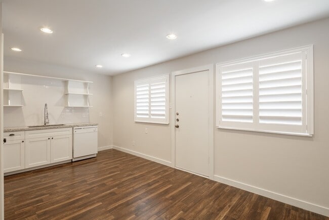 Building Photo - 4040 San Felipe St