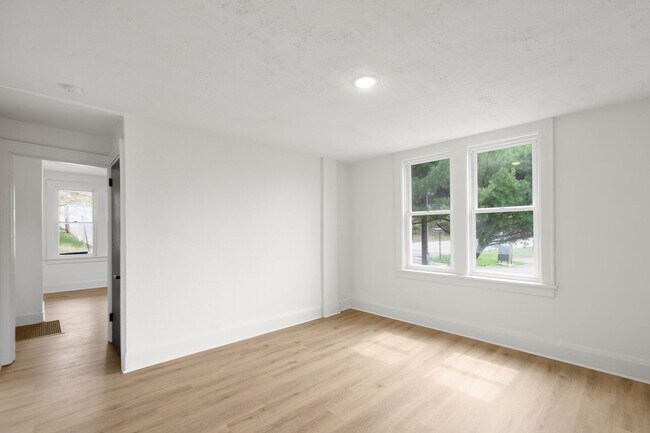 Building Photo - 1111 McNeilly Ave