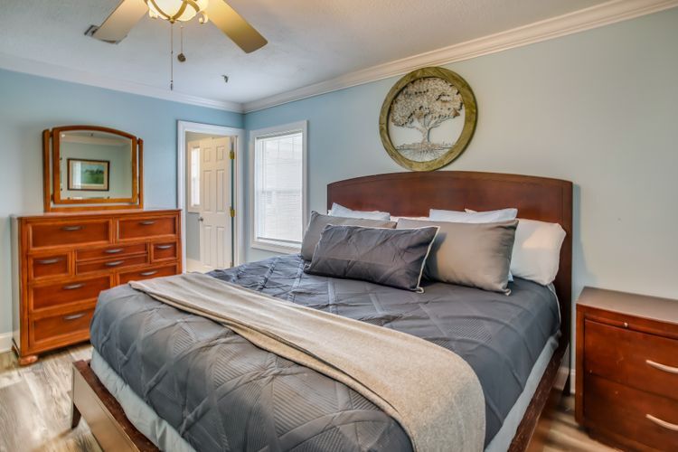 Building Photo - 1087 Burcale Rd