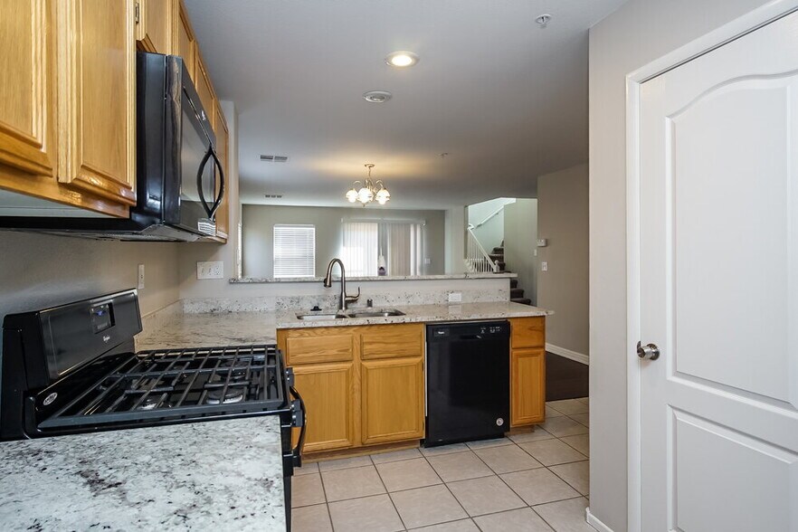 Building Photo - 1082 Paradise Coach Dr