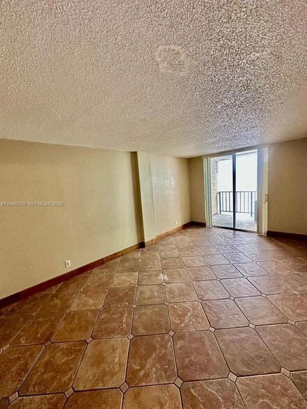 Building Photo - 2903 N Miami Beach Blvd