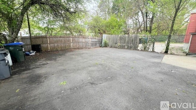 Building Photo - 42 De Soto St