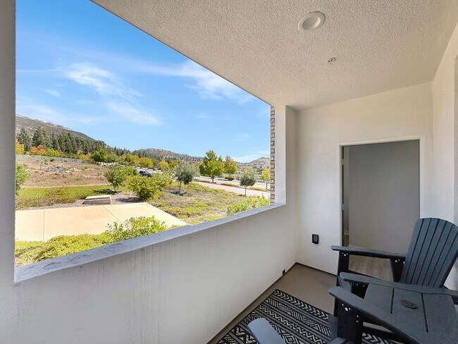 Building Photo - Spacious San Elijo Hills Home with 2-car G...