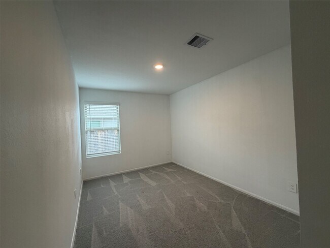 Building Photo - 531 Flower Reed Ct