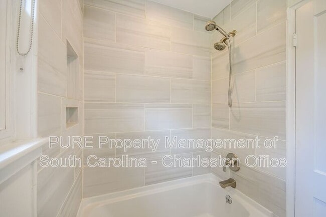 Building Photo - 1239 Sunset Dr
