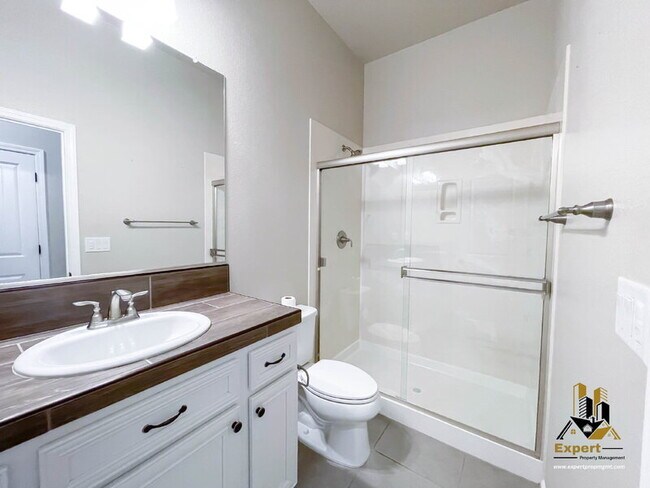 Building Photo - 6064 Cohasset Dr