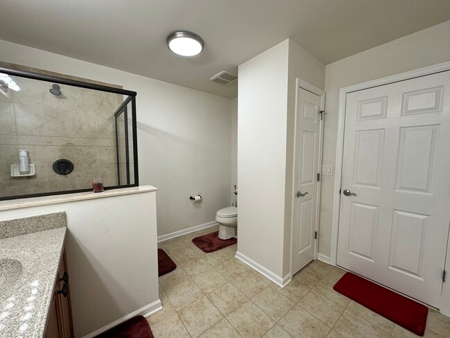 Building Photo - 72 Andrews Way