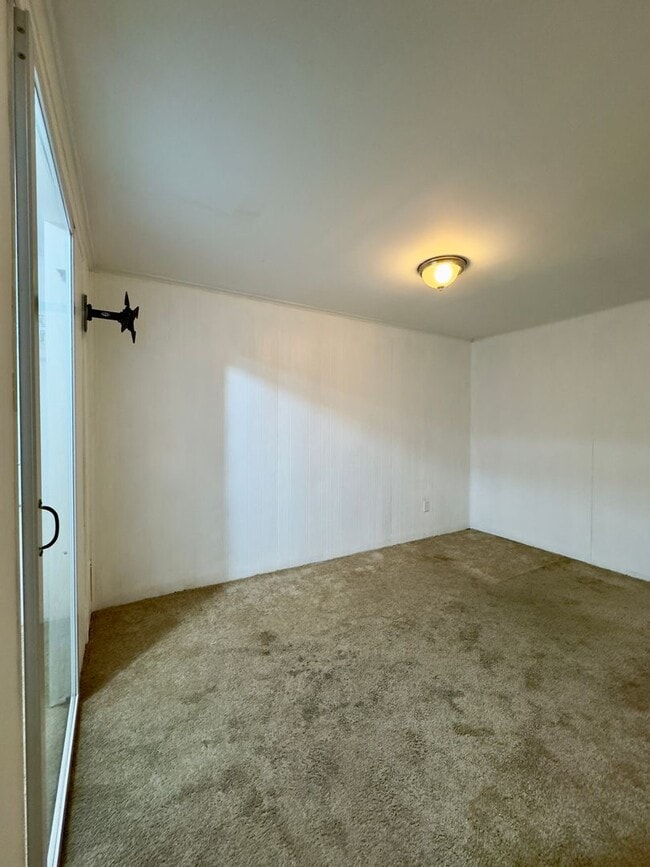 Building Photo - Charming 2 Bedroom/1.5 Bathroom Home in Randallstown, MD!