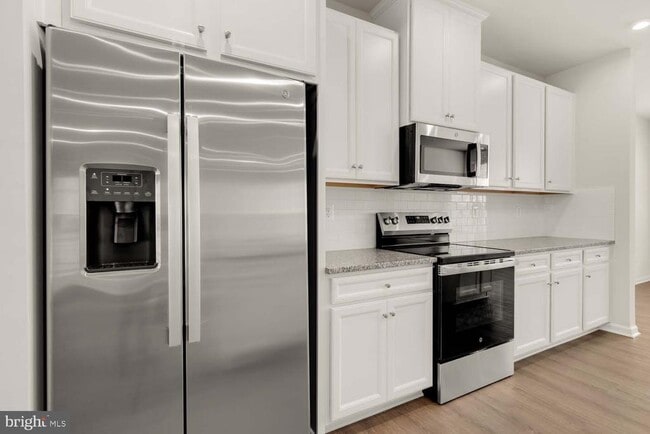 Building Photo - 4113 -B Chickadee Ct