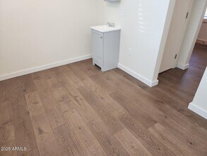 Building Photo - 4004 E McKellips Rd