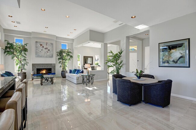 Building Photo - 336 Tomahawk Dr