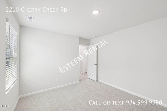 Building Photo - 2210 Cherry Crk Rd