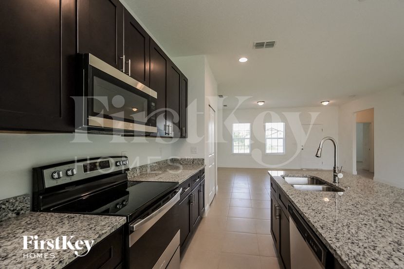 Building Photo - 318 W Aster Ct