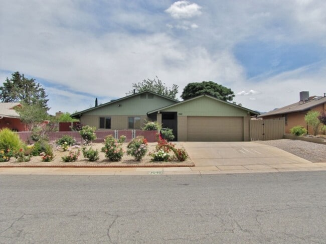 Building Photo - 4BR/2BA/2CG 1416 sq.ft. with storage shed in Sierra Vista, AZ