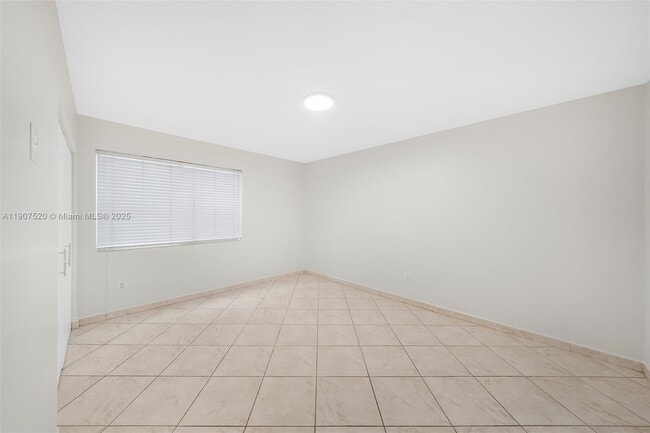 Building Photo - 410 Euclid Ave