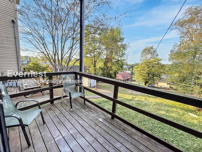 Building Photo - 1406 17th Ave S