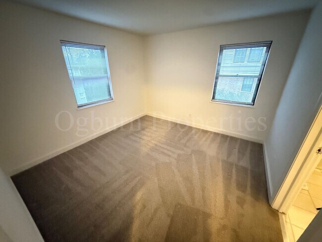 Building Photo - 605010 - PILOT VIEW/CAROLINA AVENUE