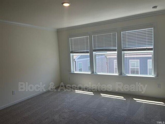 Building Photo - 7011 Gentle Pine Pl