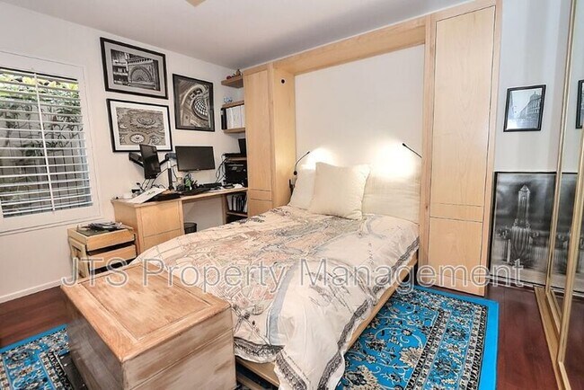 Building Photo - 2010 Promontory Point Ln