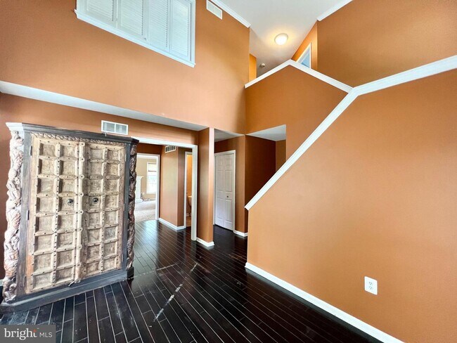 Building Photo - 8620 Trumbauer Dr