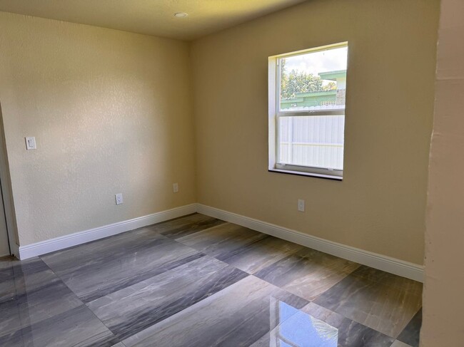Building Photo - 26517 SW 138th Ct