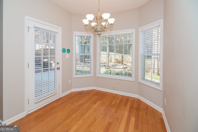 Building Photo - 329 Westhill Dr