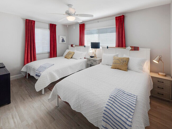 Building Photo - 1236 Beach Rd