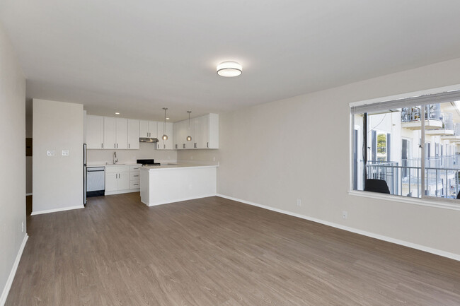 Building Photo - 642 Alvarado