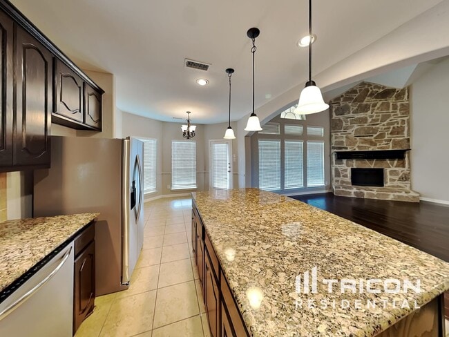 Building Photo - 131 Lake Trail Dr