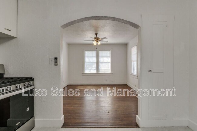 Building Photo - 119 NW 27th St