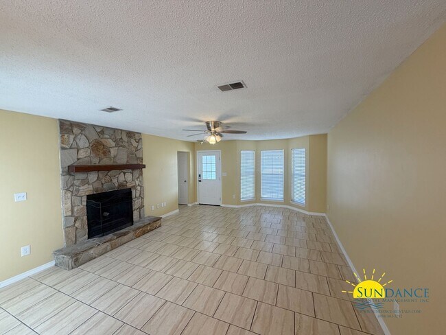Building Photo - 134 Midland Ct