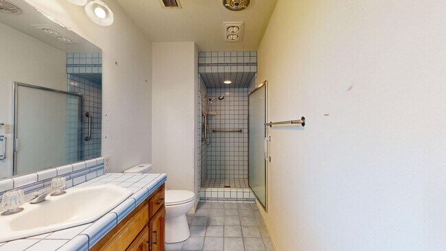 Building Photo - ****OPEN HOUSE**** Friday April, 31, 2026 @ 1-3pm