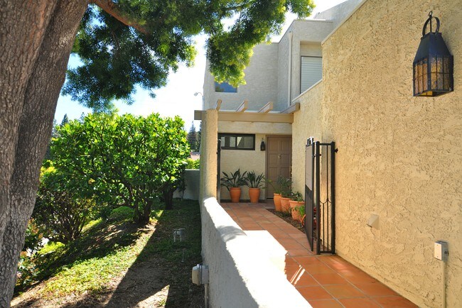 Building Photo - 4223 Freedom Dr