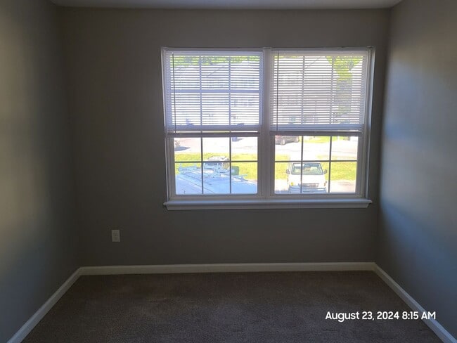 Building Photo - 3 Bedroom Townhouse For Rent in Waynesboro