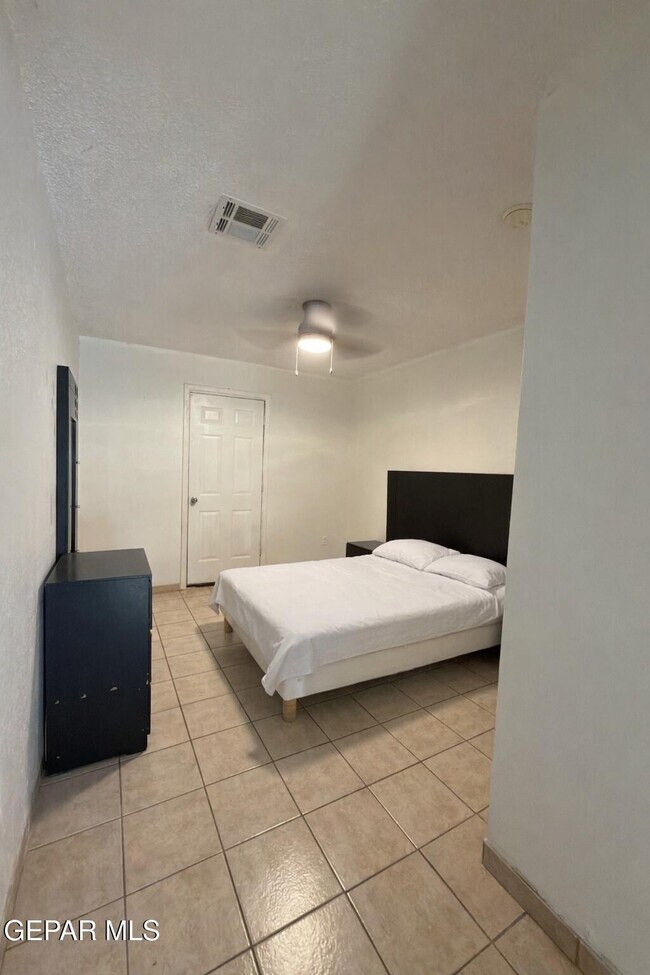 Building Photo - 11510 Valle Palomar Rd