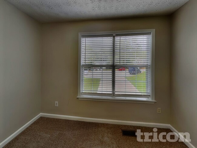 Building Photo - 79 Paradise Trail