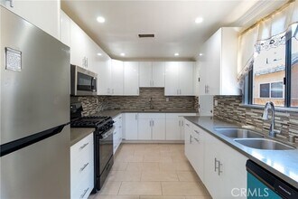 Building Photo - 5034 Newcastle Ave