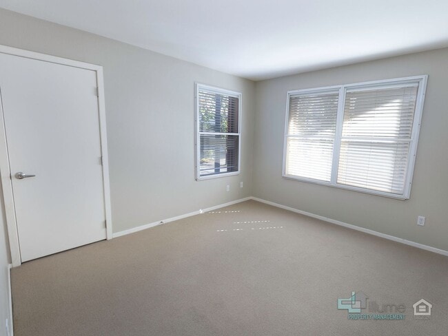 Building Photo - 4TH OF JULY 1-MONTH FREE SPECIAL! Renovated 2 Bd/2 Ba Condo w/parking