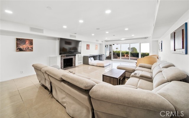 Building Photo - 7930 Vulcan Dr