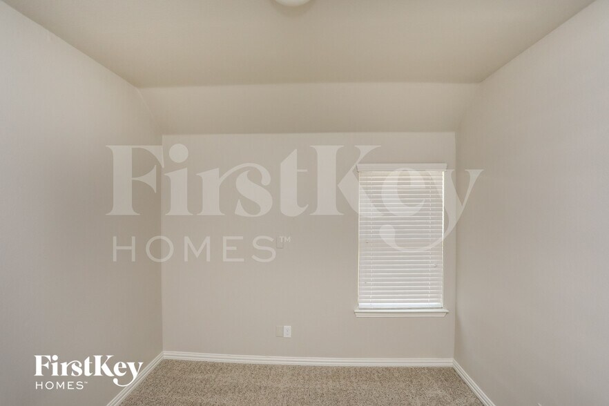 Building Photo - 14820 Rocky Face Ln