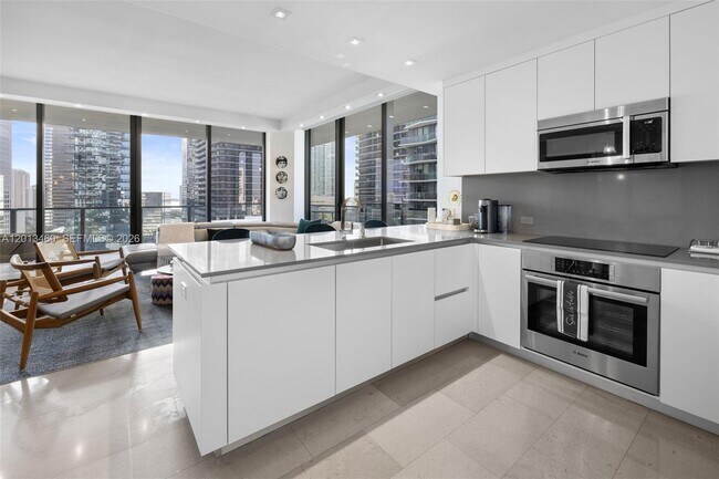 Building Photo - 88 SW 7th St