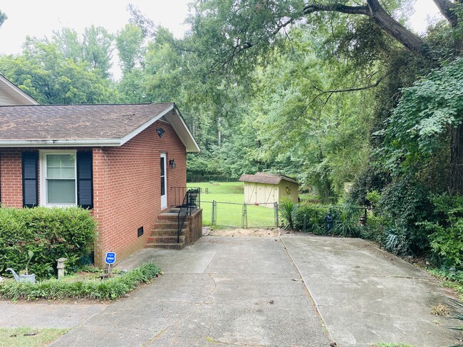Building Photo - 5301 Yardley Terrace
