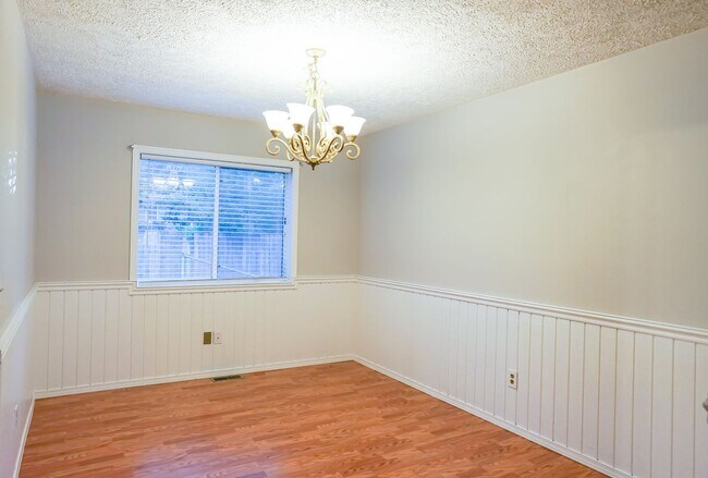 Building Photo - 4 Bedroom home tucked away in Hayden