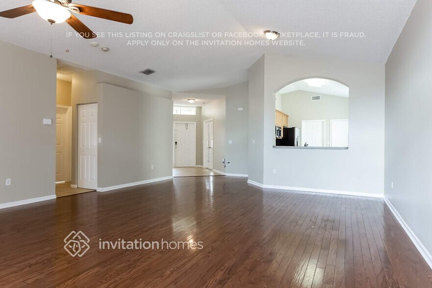 Building Photo - 6119 Oak Bluff Way