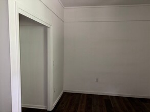 Building Photo - Newly renovated 3 bed 2 bath home in priva...