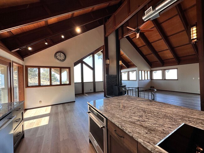 Building Photo - 10747 SW Mintken Ln