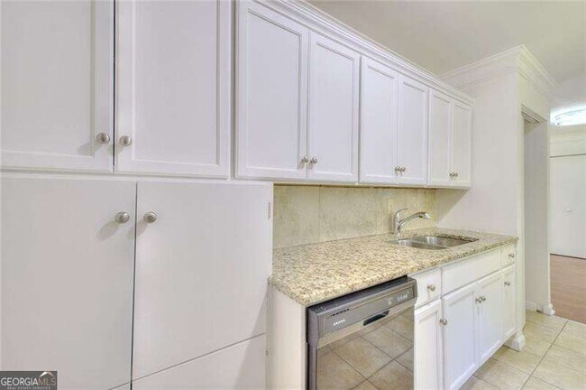 Building Photo - 3946 Green Oak Dr